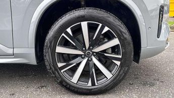 Volvo XC90 2.0 B5P Plus Dark 5dr AWD Geartronic
