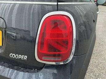 MINI Hatchback 1.5 Cooper Exclusive 3dr Auto