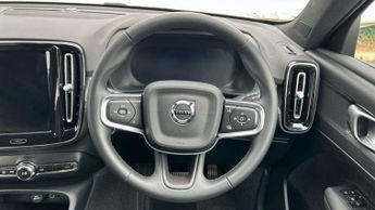 Volvo XC40 2.0 B3P Core 5dr Auto