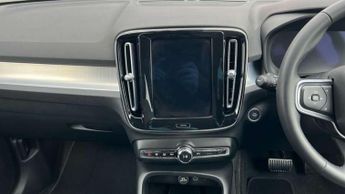 Volvo XC40 2.0 B3P Core 5dr Auto