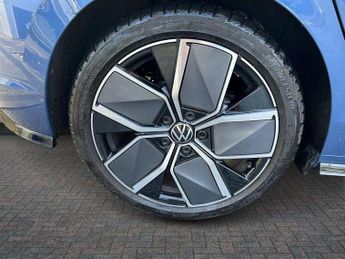 Volkswagen Golf 1.5 eTSI 150 Black Edition 5dr DSG