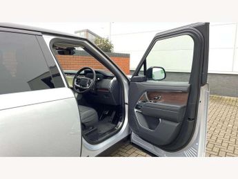 Land Rover Range Rover 3.0 D300 SE 4dr Auto