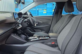 Peugeot 208 1.2 Hybrid 100 Allure 5dr e-DSC6