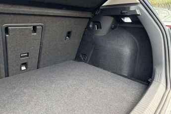 Volkswagen Golf 1.5 eTSI 150 Life 5dr DSG