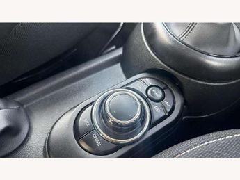 MINI Hatchback 5dr 1.5 Cooper Classic 5dr Auto