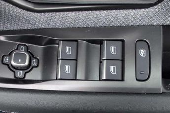 Vauxhall Grandland 1.2 Hybrid [136] Ultimate 5dr e-DCT6 [Pan Roof]