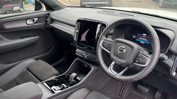 Volvo XC40 2.0 B3P Plus Dark 5dr Auto
