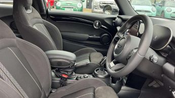MINI Hatchback 2.0 Cooper S Sport Premium 3dr Auto