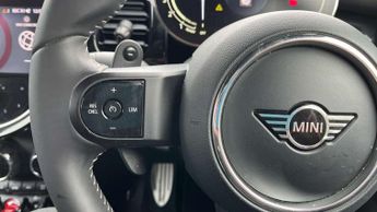 MINI Hatchback 2.0 Cooper S Sport Premium 3dr Auto