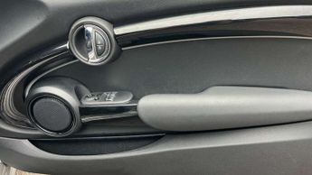 MINI Hatchback 2.0 Cooper S Sport Premium 3dr Auto