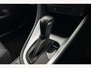 Toyota Yaris 1.5 Hybrid Design 5dr CVT