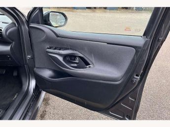 Toyota Yaris 1.5 Hybrid Design 5dr CVT