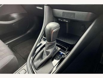 Toyota Yaris 1.5 Hybrid Design 5dr CVT