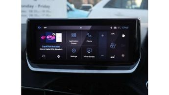 Peugeot 208 1.2 Hybrid 100 Allure 5dr e-DSC6