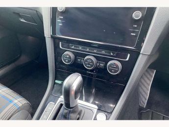 Volkswagen Golf GTE 1.4 TSI GTE Advance 5dr DSG