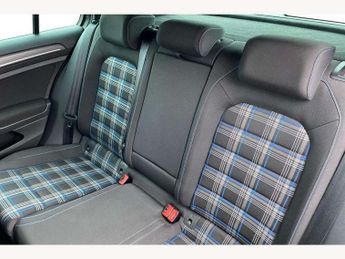 Volkswagen Golf GTE 1.4 TSI GTE Advance 5dr DSG