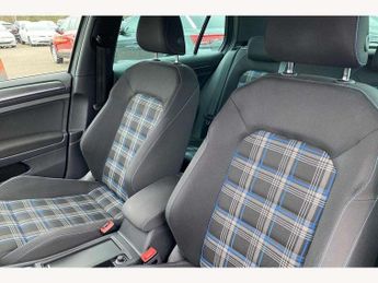 Volkswagen Golf GTE 1.4 TSI GTE Advance 5dr DSG