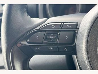 Toyota Yaris 1.5 Hybrid Design 5dr CVT