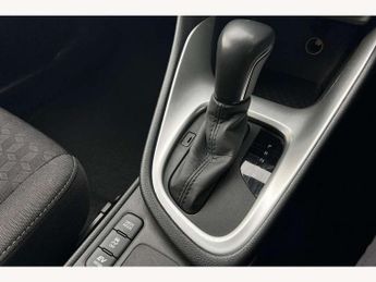 Toyota Yaris 1.5 Hybrid Design 5dr CVT