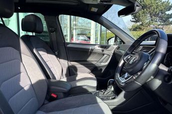 Volkswagen Tiguan 2.0 TSi 230 4Motion SEL 5dr DSG