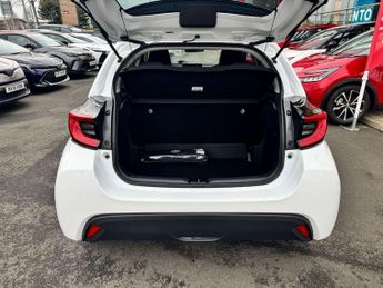 Toyota Yaris 1.5 Hybrid Design 5dr CVT