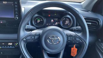 Toyota Yaris 1.5 Hybrid Design 5dr CVT