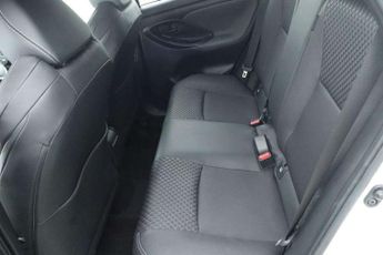 Toyota Yaris 1.5 Hybrid Dynamic 5dr CVT