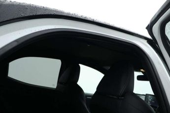 Toyota Yaris 1.5 Hybrid Dynamic 5dr CVT