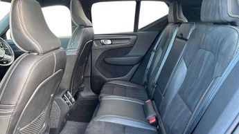 Volvo XC40 2.0 D4 [190] R DESIGN Pro 5dr AWD Geartronic
