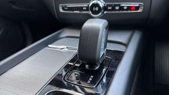 Volvo XC60 2.0 B5P Plus Dark 5dr AWD Geartronic