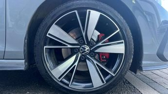 Volkswagen Golf 2.0 TDI 200 GTD 5dr DSG