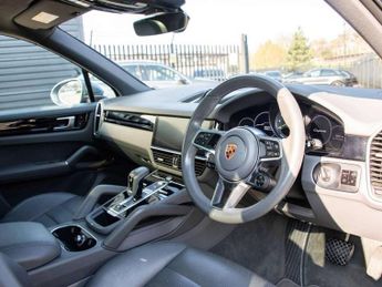 Porsche Cayenne E-Hybrid 5dr Tiptronic S