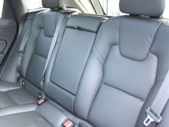 Volvo XC60 2.0 T6 [350] RC PHEV Plus Dark 5dr AWD Geartronic