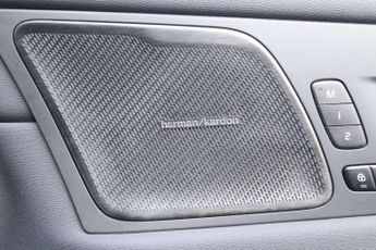 Volvo XC60 2.0 T6 [350] RC PHEV Plus Dark 5dr AWD Geartronic