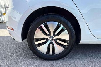 Volkswagen e-Golf 99kW e-Golf 35kWh 5dr Auto