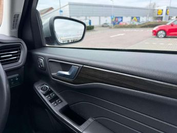 Ford Kuga 2.5 FHEV Vignale 5dr CVT