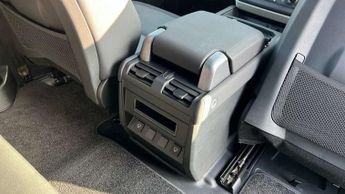 Land Rover Defender 3.0 D250 X-Dynamic SE 90 3dr Auto