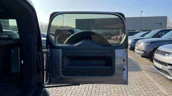 Land Rover Defender 3.0 D250 X-Dynamic SE 90 3dr Auto