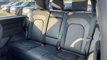 Land Rover Defender 3.0 D250 X-Dynamic SE 90 3dr Auto