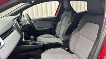 Renault Clio 1.6 E-TECH full hybrid 145 Techno 5dr Auto