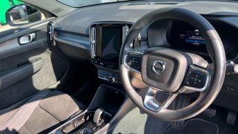 Volvo XC40 2.0 B3P Plus Dark 5dr Auto