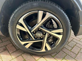 Toyota C-HR 1.8 Hybrid Design 5dr CVT