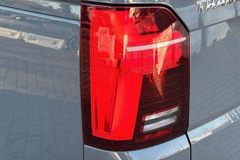 Volkswagen Transporter 2.0 BiTDI 204 Highline Kombi Van DSG