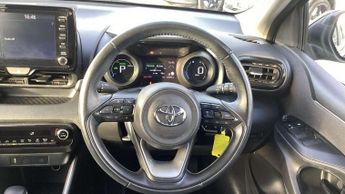 Toyota Yaris 1.5 Hybrid Design 5dr CVT