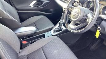 Toyota Yaris 1.5 Hybrid Design 5dr CVT