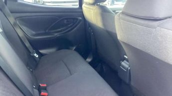 Toyota Yaris 1.5 Hybrid Design 5dr CVT