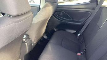 Toyota Yaris 1.5 Hybrid Design 5dr CVT