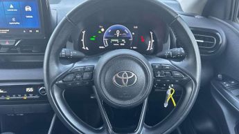 Toyota Yaris 1.5 Hybrid Design 5dr CVT
