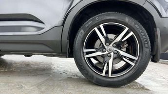 Volvo XC40 2.0 B4P R DESIGN 5dr Auto