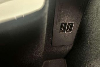 Volvo XC60 2.0 B4D R DESIGN 5dr AWD Geartronic